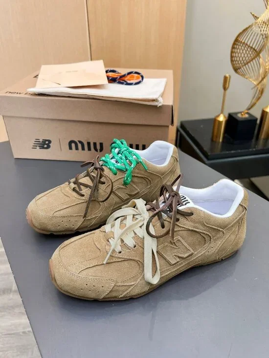 Miu Miu x New Balance 530 SL Sneakers - Picture 1 of 7